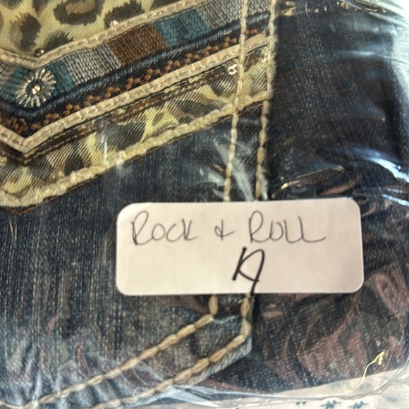 ROCK & ROLL Cowgirl midrise cotton-spandex embellished pocket bootcut jean 32 - Picture 12 of 12
